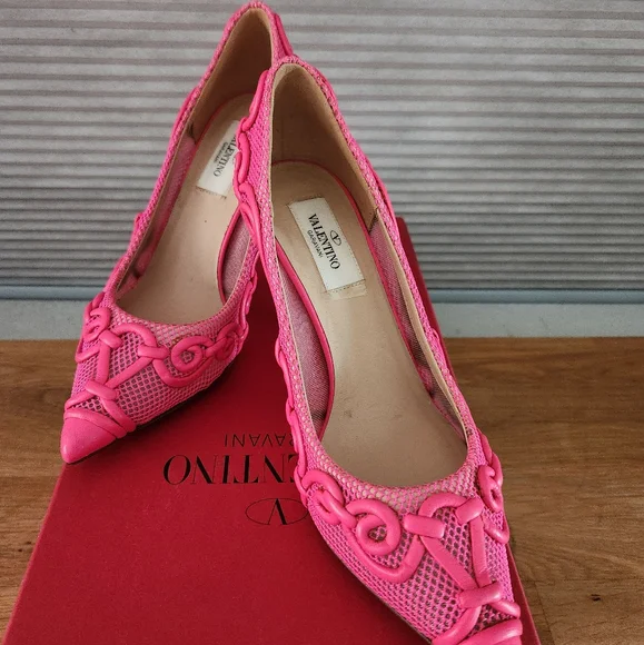 Valentino Garavani shoes 37